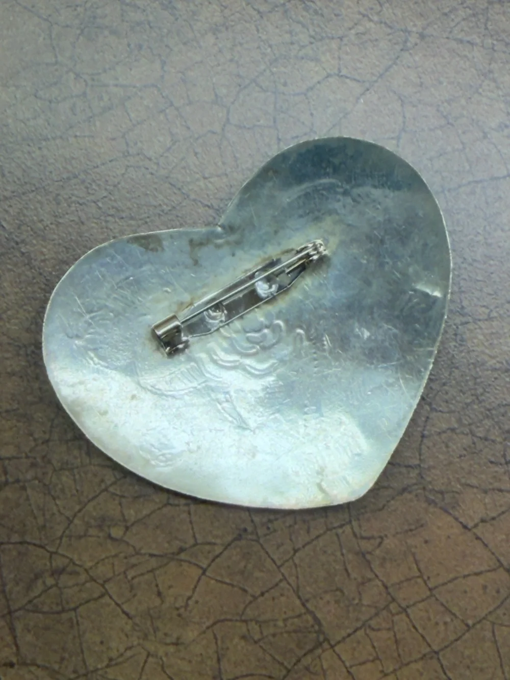 Heart-Shaped Floral Metal Brooch in Silver tone